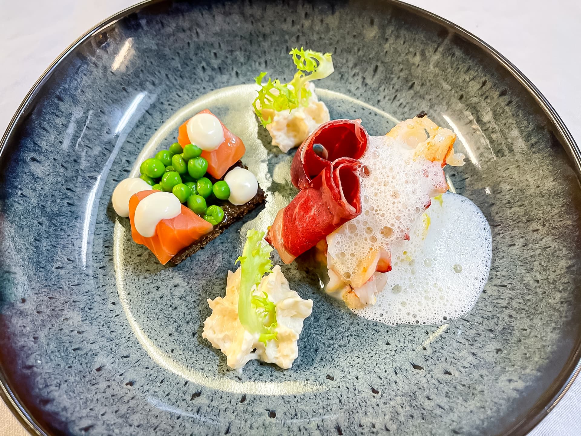 Restaurant Vivid Impression